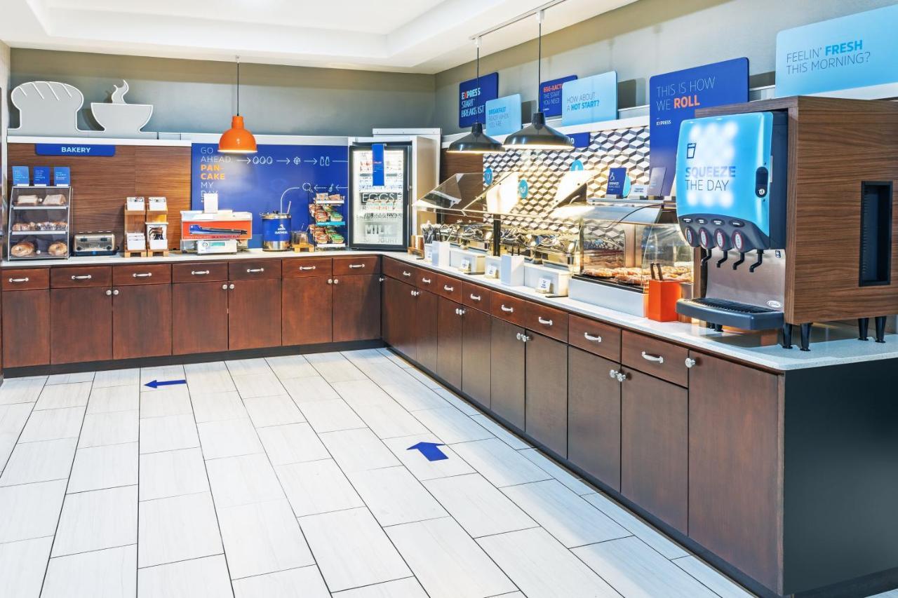 Holiday Inn Express & Suites Lafayette South By Ihg Bagian luar foto