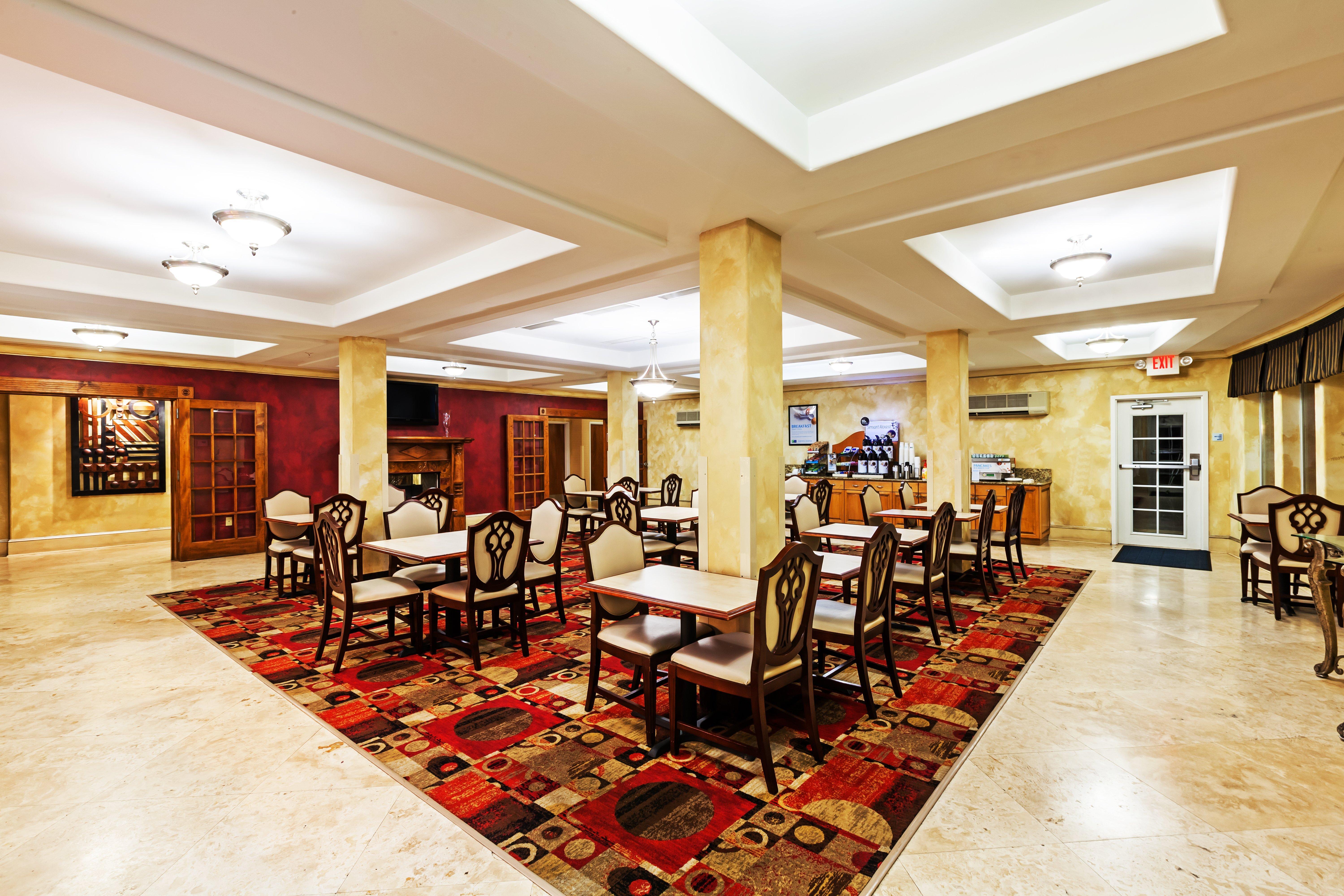 Holiday Inn Express & Suites Lafayette South By Ihg Bagian luar foto