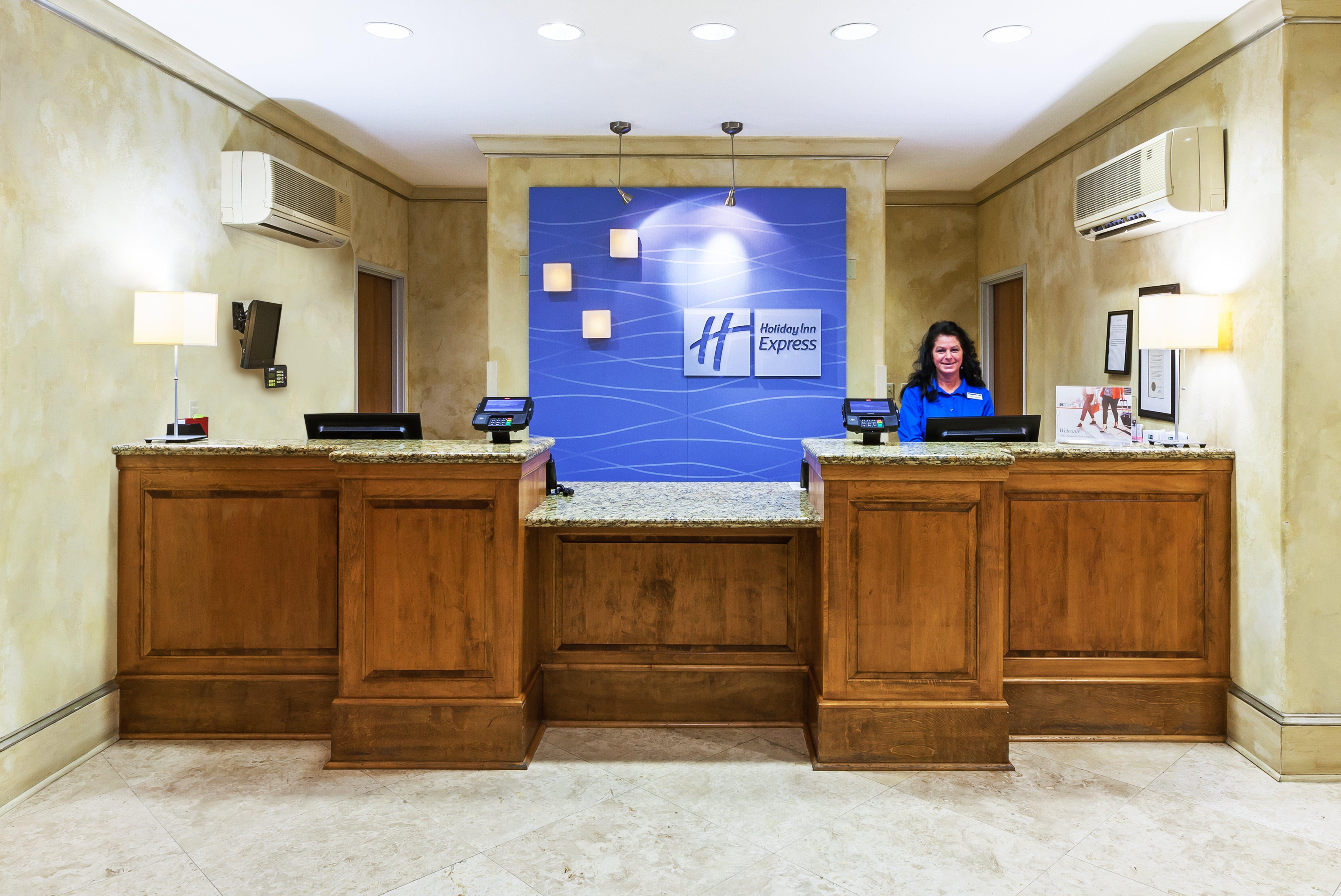 Holiday Inn Express & Suites Lafayette South By Ihg Bagian luar foto