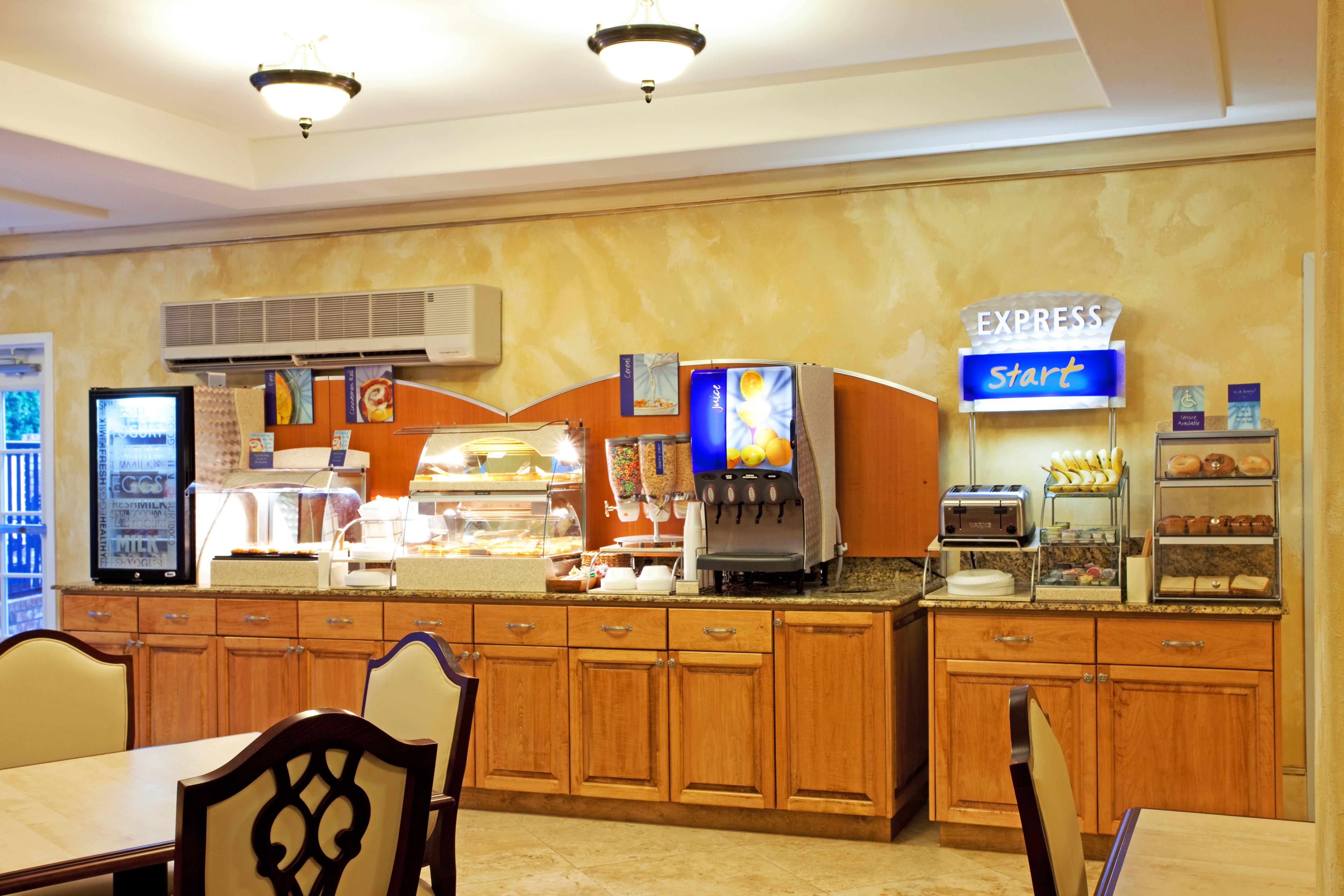 Holiday Inn Express & Suites Lafayette South By Ihg Bagian luar foto