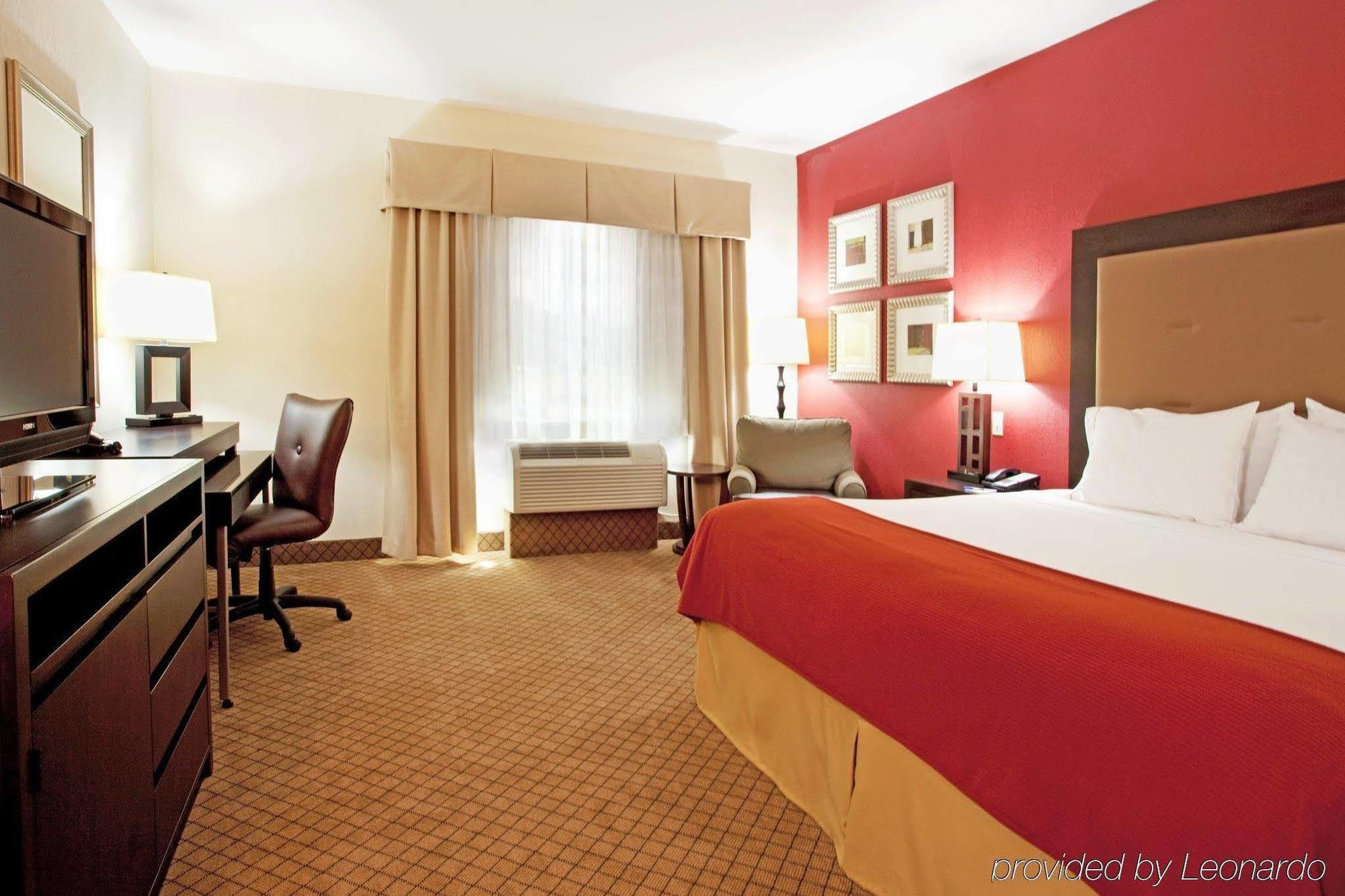 Holiday Inn Express & Suites Lafayette South By Ihg Bagian luar foto